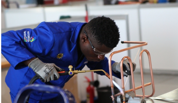 Refrigeration Technicians of Africa, unite!